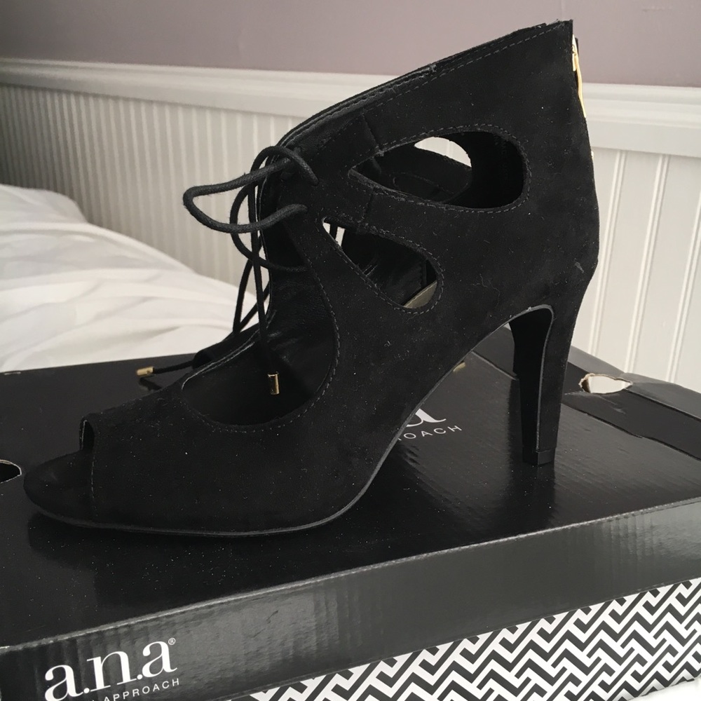 Black High heels